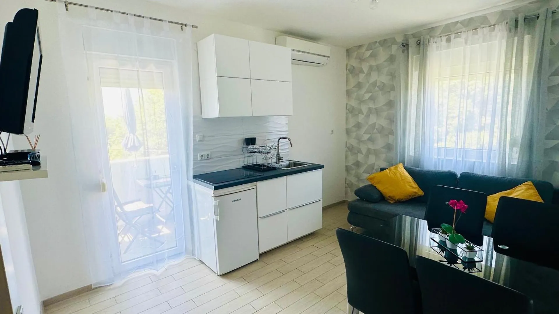 Resindenz Benni 4 Mit Beheitzem Grossem Pool Apartment Medulin 0*,  Croatia